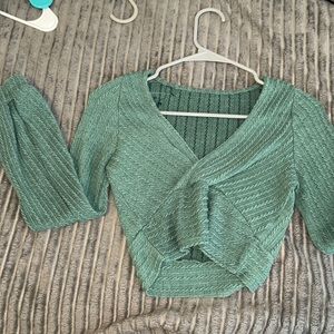 green long sleeve cropped